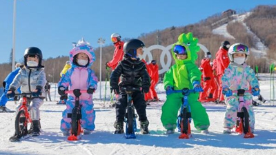 吉林各大雪場(chǎng)“開(kāi)板”，新玩法續(xù)寫冰雪熱